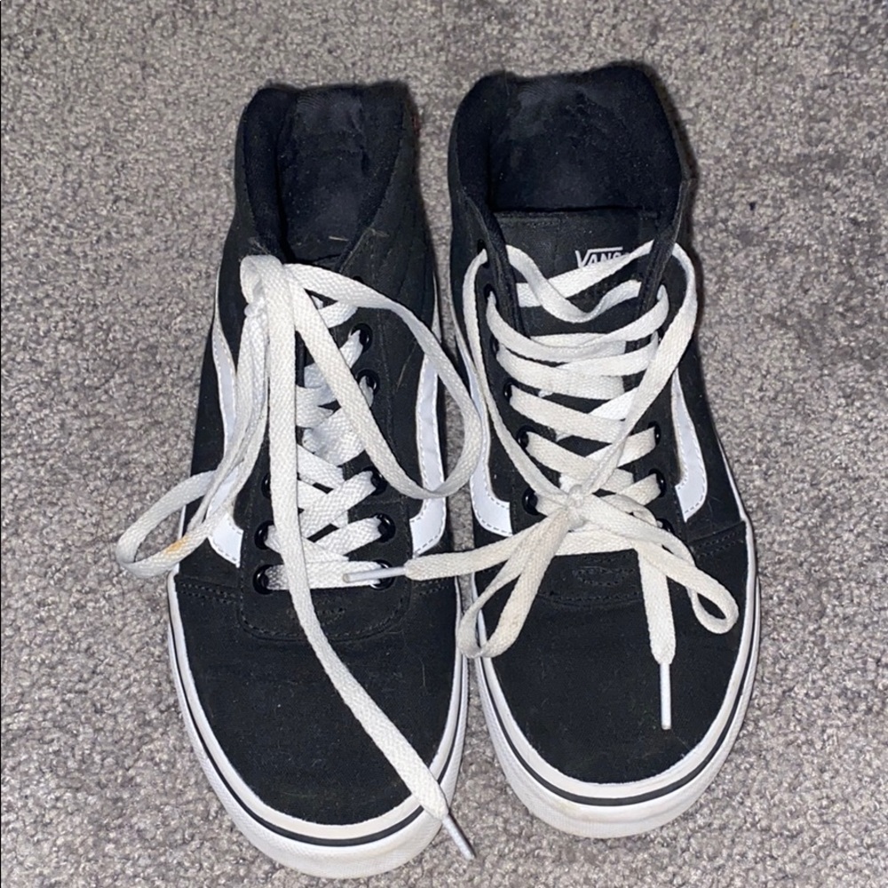 black mid-rise vans